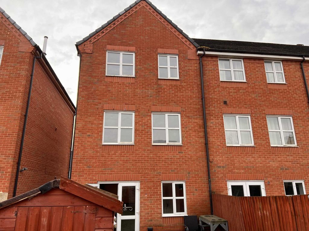 4 bed town house to rent in Portland Road, Warrington WA5, £1,295 pcm