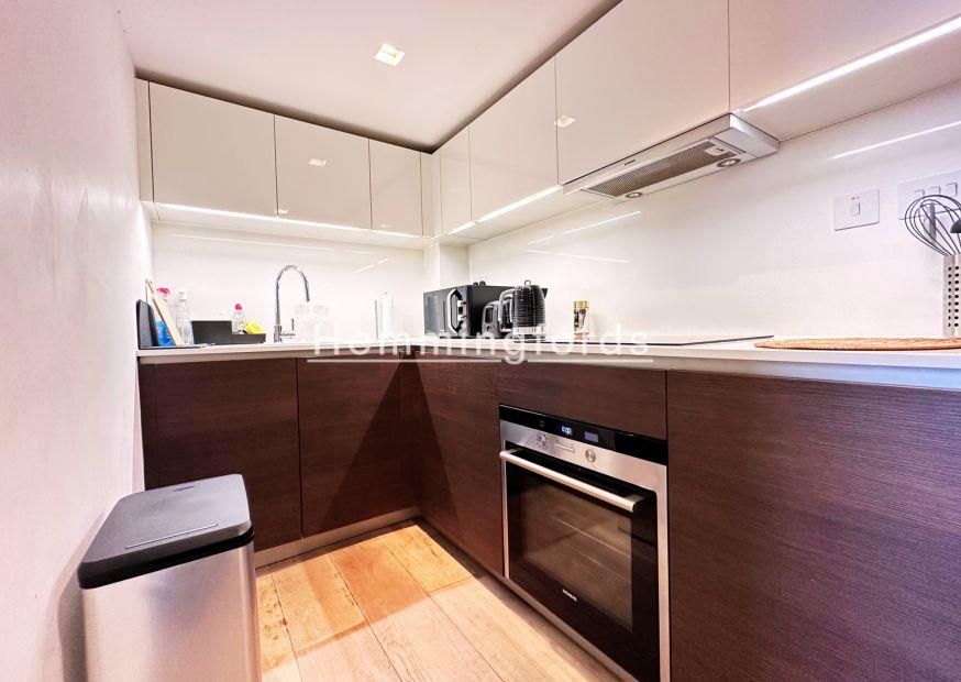 1 bed flat for sale in Princes Square, London W2, £1,000,000