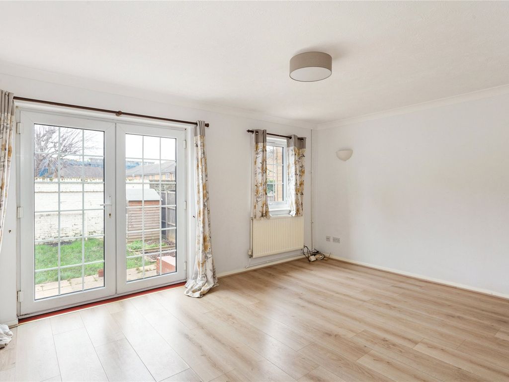3 bed terraced house for sale in Oxley Close, London SE1, £650,000