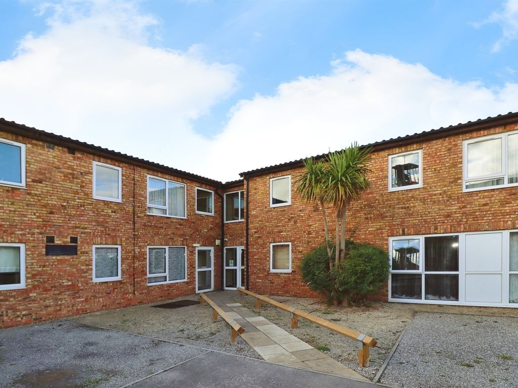1 bed flat for sale in St. Stephens Close, Southmead, Bristol BS10, £130,000