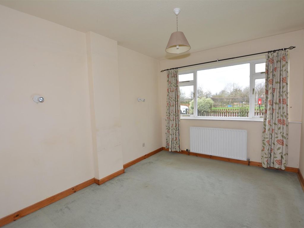 3 bed property for sale in Bathley Lane, Norwell, Newark NG23, £295,000