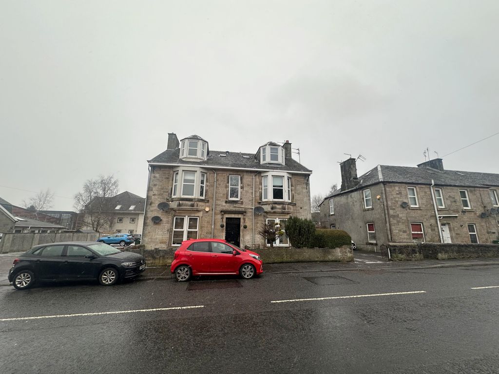 2 bed flat to rent in Commercial Road, Strathaven ML10, £750 pcm
