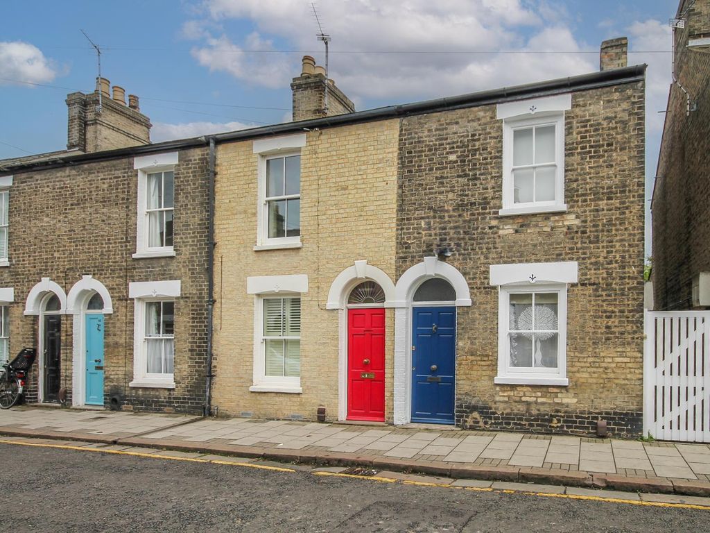 2 bed terraced house to rent in Kingston Street, Cambridge CB1, £1,850 pcm
