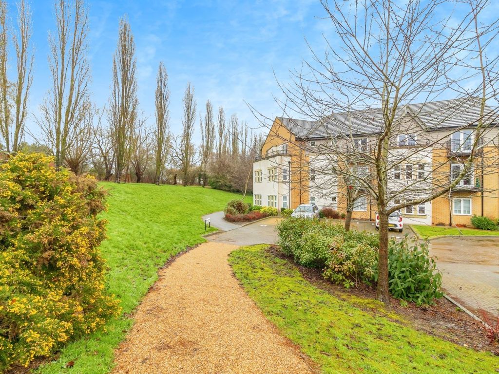 2 bed flat for sale in Gyosei Gardens, Willen Park, Milton Keynes MK15, £260,000
