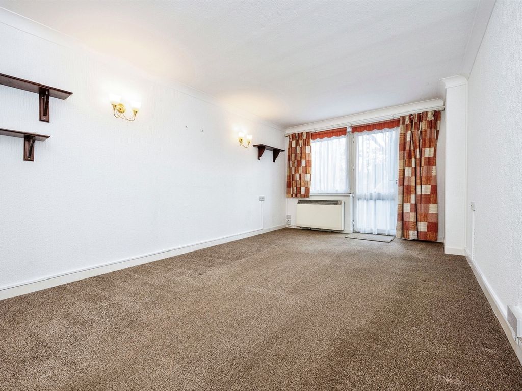 1 bed flat for sale in Cardington Road, Bedford MK42, £70,000