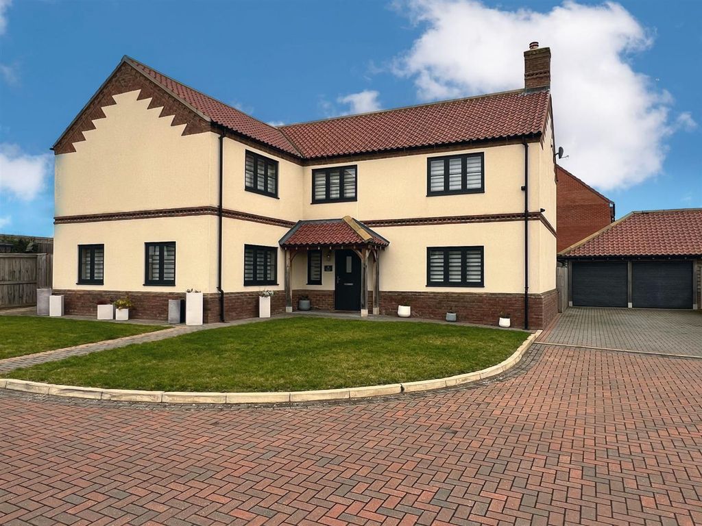 5 bed detached house for sale in Meadow Dene, East Ayton, Scarborough YO13, £610,000