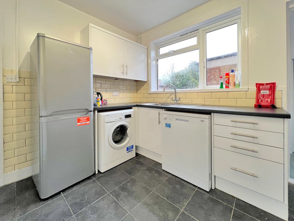 4 bed semi-detached house to rent in Old Oak Road, London W3, £3,495 pcm