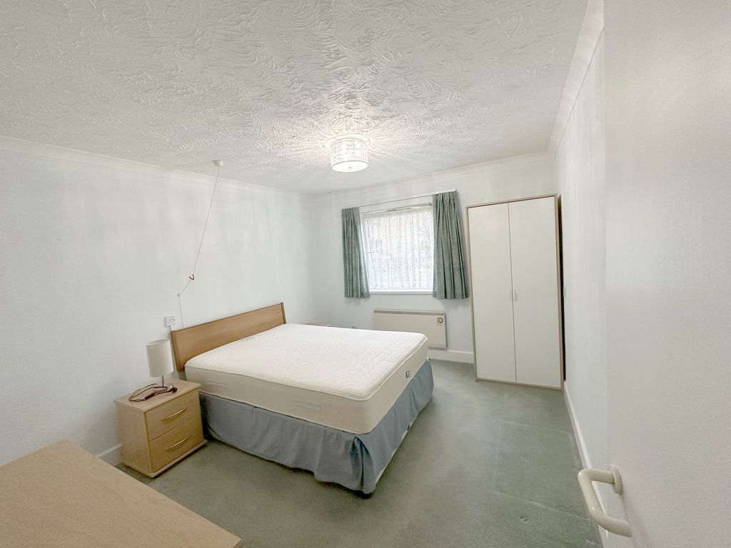 1 bed flat for sale in Hertford Mews, Billy Lows Lane, Potters Bar EN6, £139,950