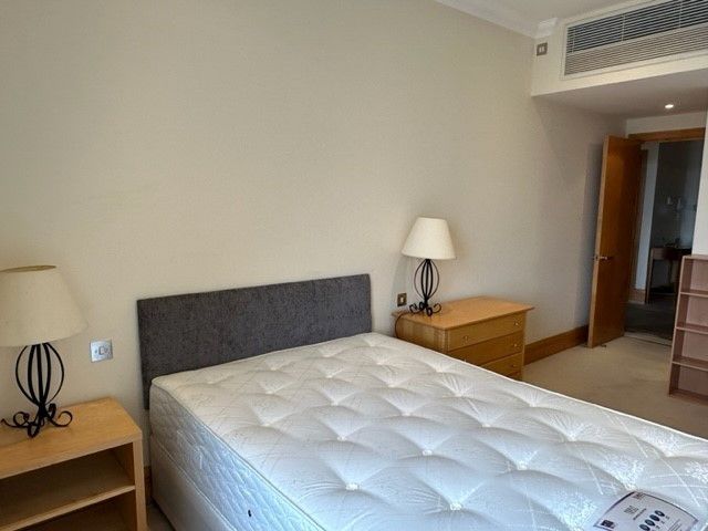 Room to rent in 9 Belvedere Road, London SE1, £2,000 pcm