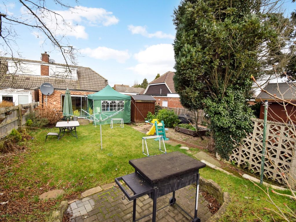 3 bed bungalow for sale in Fern Drive, Taplow SL6, £450,000