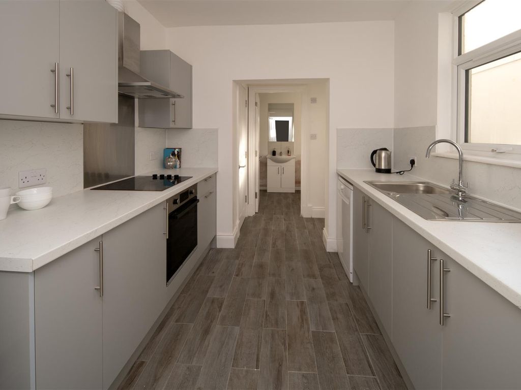 4 bed property to rent in Fishponds Road, Eastville, Bristol BS5, £2,995 pcm