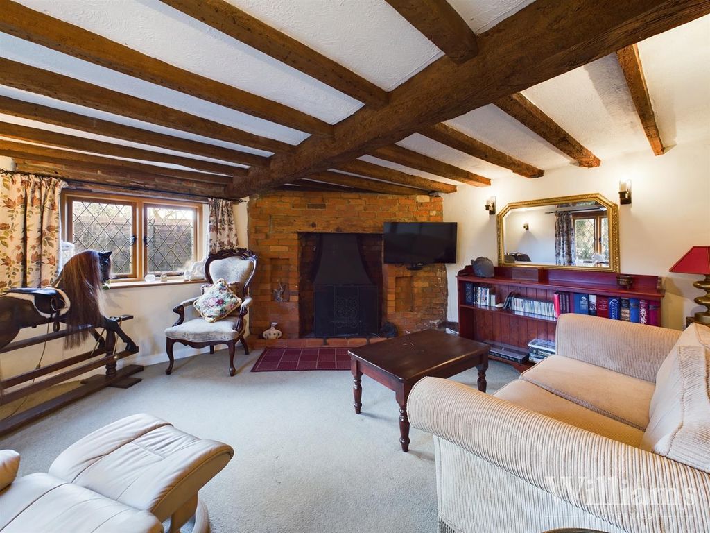 2 bed cottage for sale in Burcott Lane, Bierton, Aylesbury HP22, £399,995