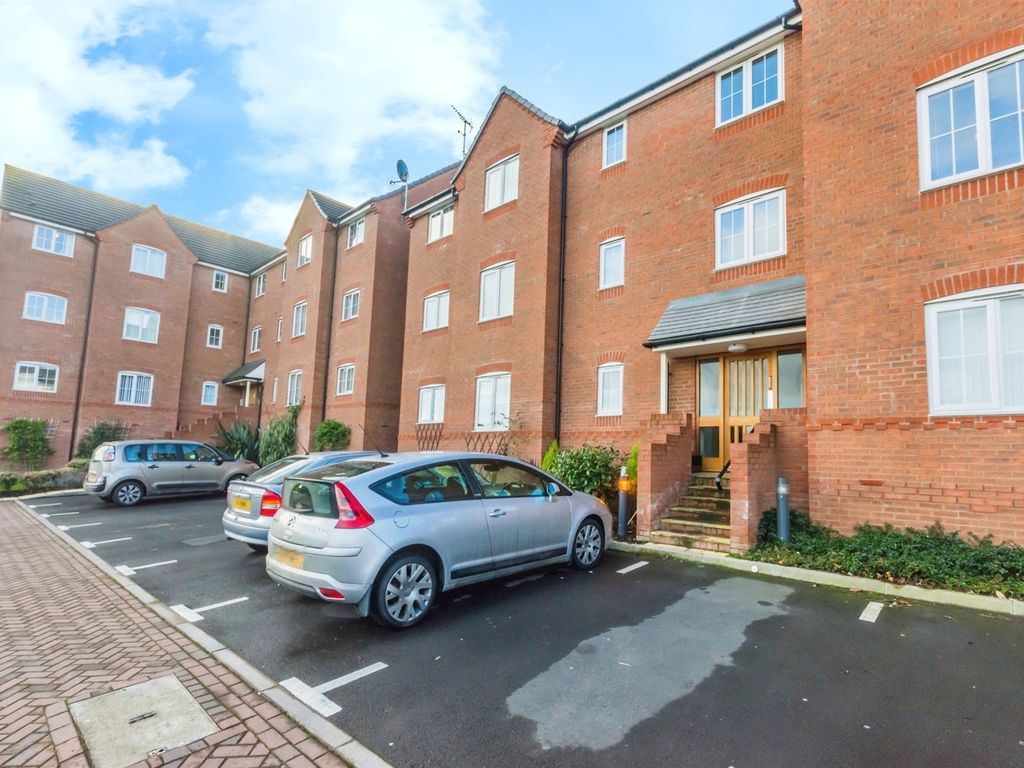 2 bed flat for sale in Tame Crossing, Wednesbury WS10, £130,000
