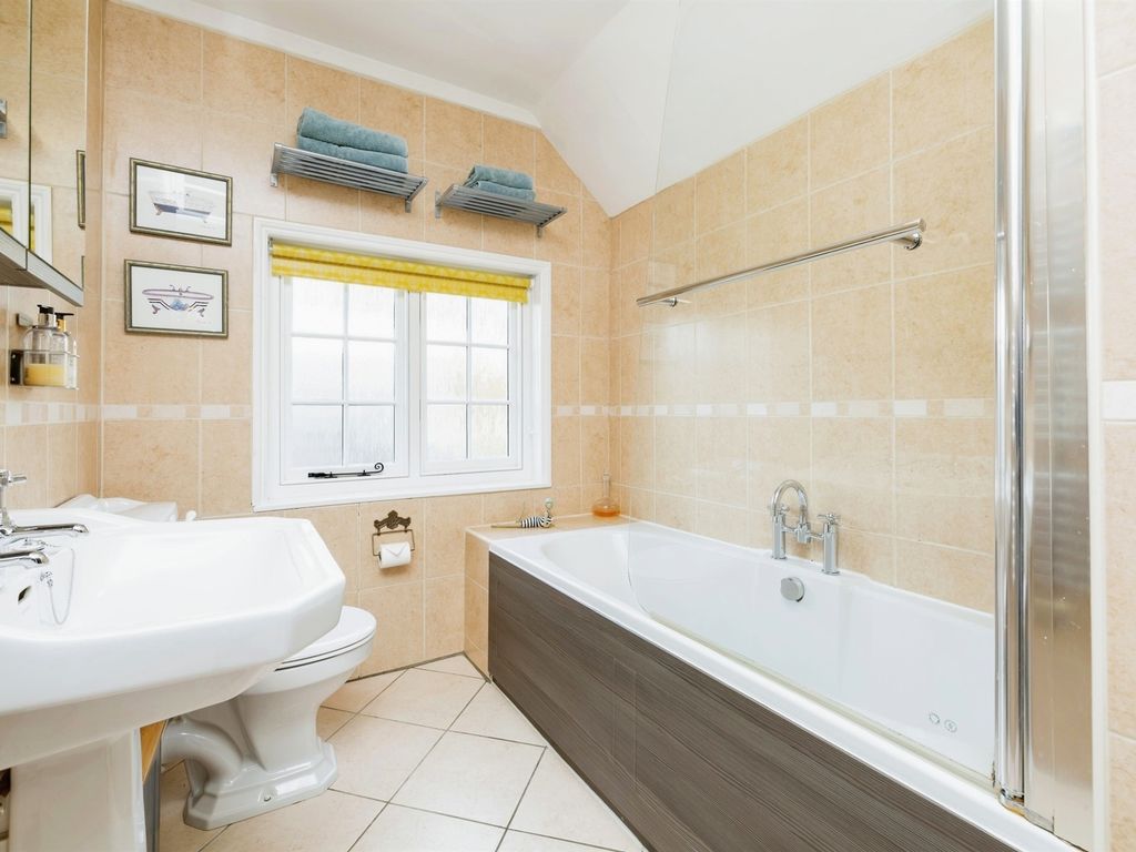 2 bed cottage for sale in Church Street, Maids Moreton, Buckingham MK18, £450,000