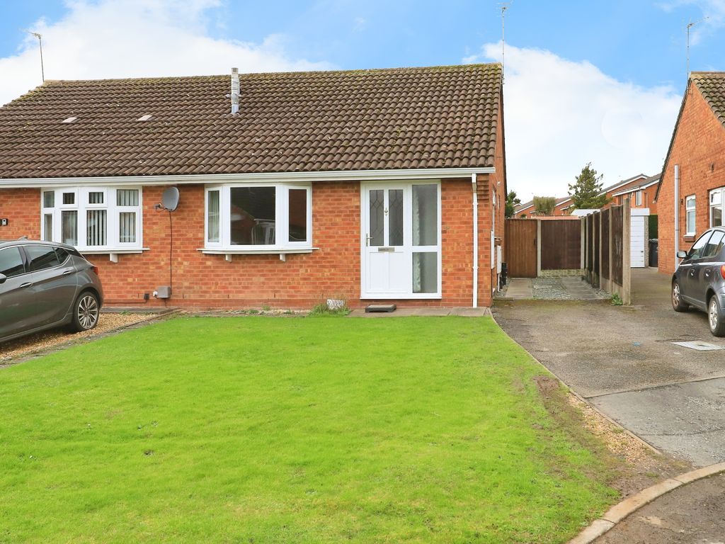 2 bed bungalow for sale in Kelso Gardens, Perton Wolverhampton, Staffordshire WV6, £225,000