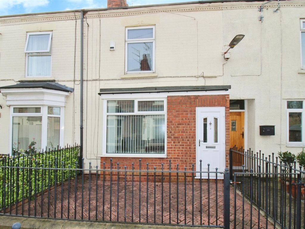 3 bed terraced house for sale in Thornton Dale, New Bridge Road, Hull HU9, £117,500