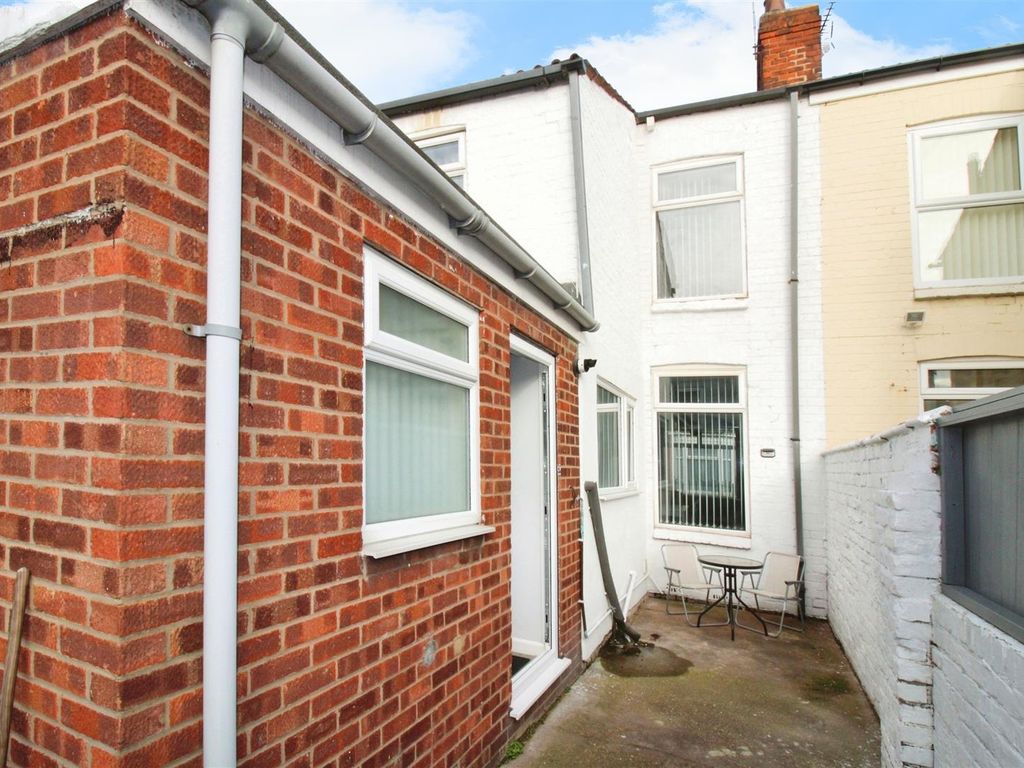 3 bed terraced house for sale in Thornton Dale, New Bridge Road, Hull HU9, £117,500