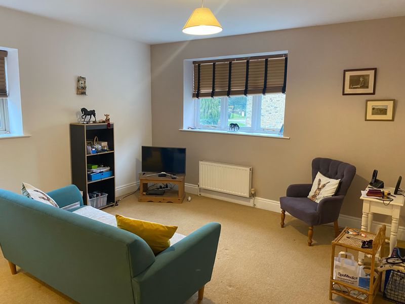 2 bed flat for sale in High Street, Helmsley, York YO62, £195,000