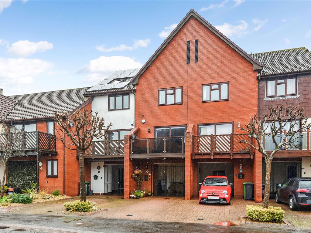 3 bed town house for sale in Carne Place, Port Solent, Portsmouth PO6, £500,000