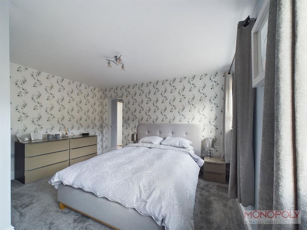 4 bed detached house for sale in Village Close, Flint Mountain, Flint CH6, £400,000