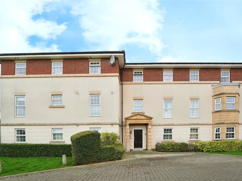 2 bed flat for sale in The Warren, Tuffley, Gloucester, Gloucestershire GL4, £140,000