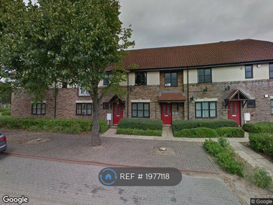 2 bed flat to rent in Shenley Lodge, Milton Keynes MK5, £1,500 pcm