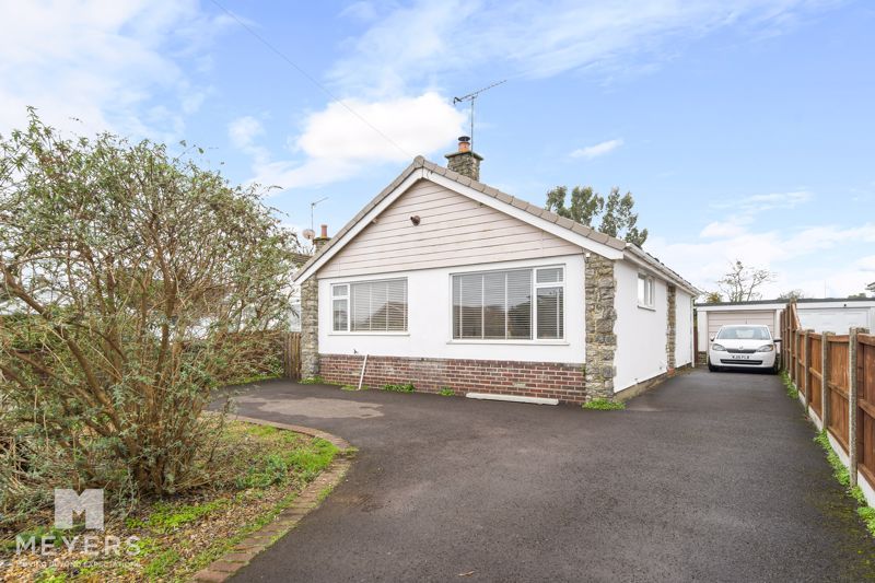 2 bed bungalow for sale in Elmhurst Way, West Moors, Ferndown BH22, £485,000