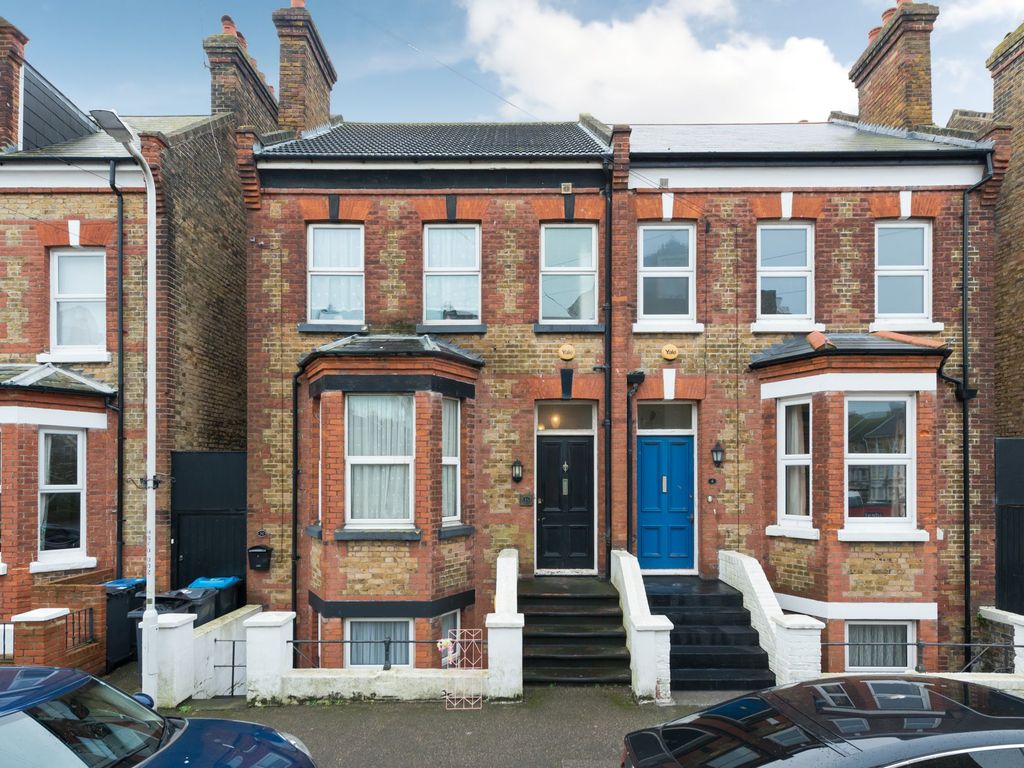 3 bed maisonette for sale in Stanley Road, Cliftonville CT9, £275,000