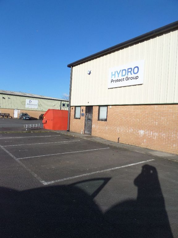 Office to let in South Point Industrial Estate, Cardiff CF10, £12,950 pa