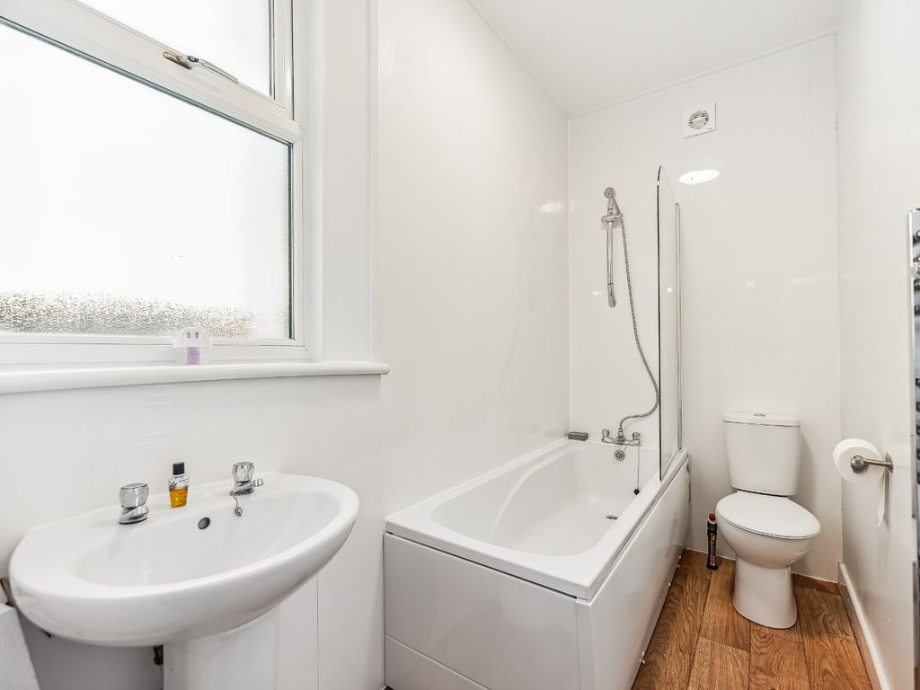 1 bed flat to rent in Borestone Crescent, Stirling, Stirlingshire FK7, £850 pcm