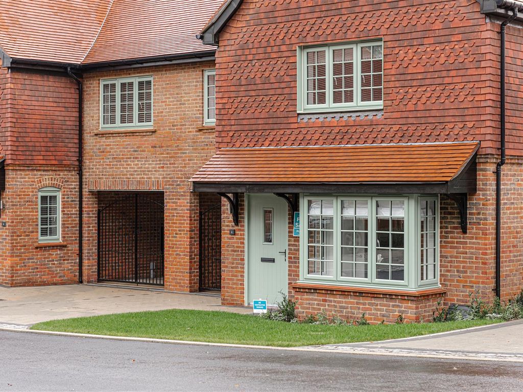 New home, 4 bed property for sale in Firethorn Place, Ewhurst, Cranleigh GU6, £579,950