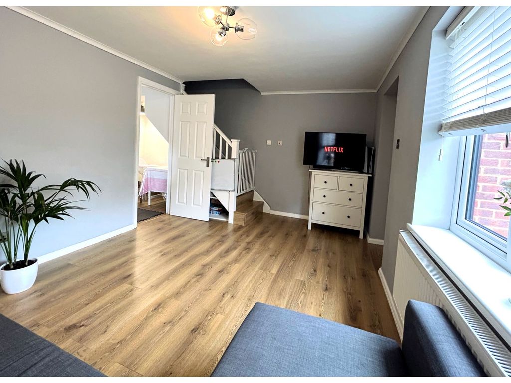 1 bed terraced house for sale in Pendall Close, Barnet EN4, £385,000