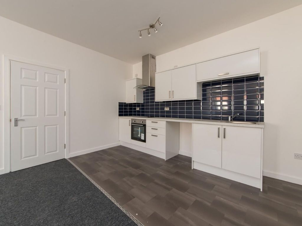 2 bed flat for sale in Archway Road, Ramsgate CT11, £140,000