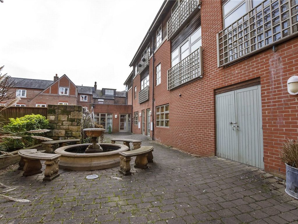 1 bed flat to rent in The Courtyard, St. Martins Lane, York, North Yorkshire YO1, £1,050 pcm