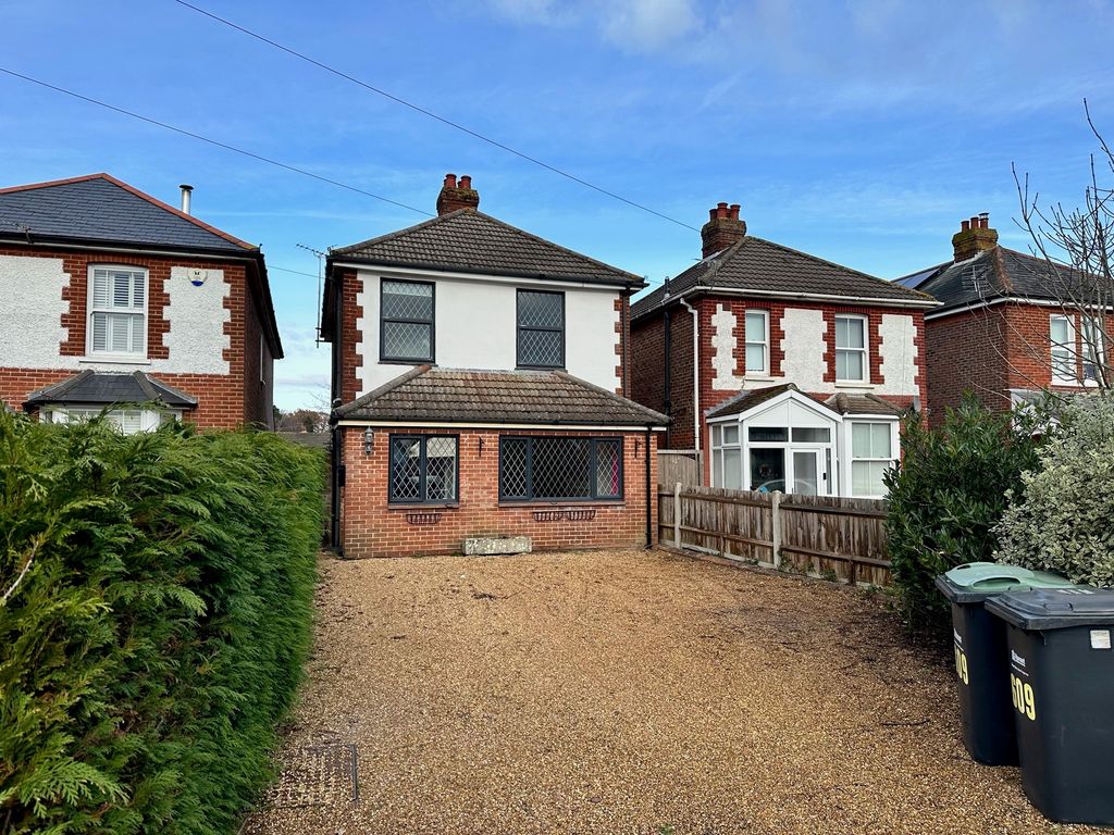 4 bed detached house for sale in Southleigh Road, Emsworth PO10, £535,000