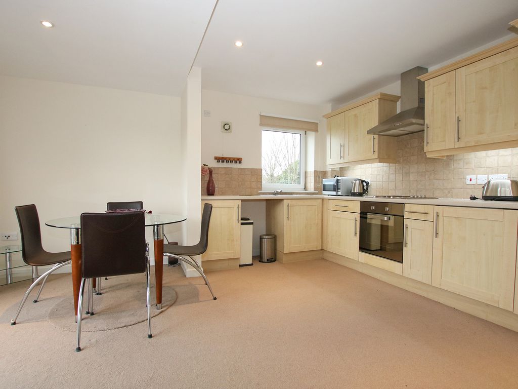 2 bed flat to rent in Rowley Drive, Newmarket CB8, £950 pcm