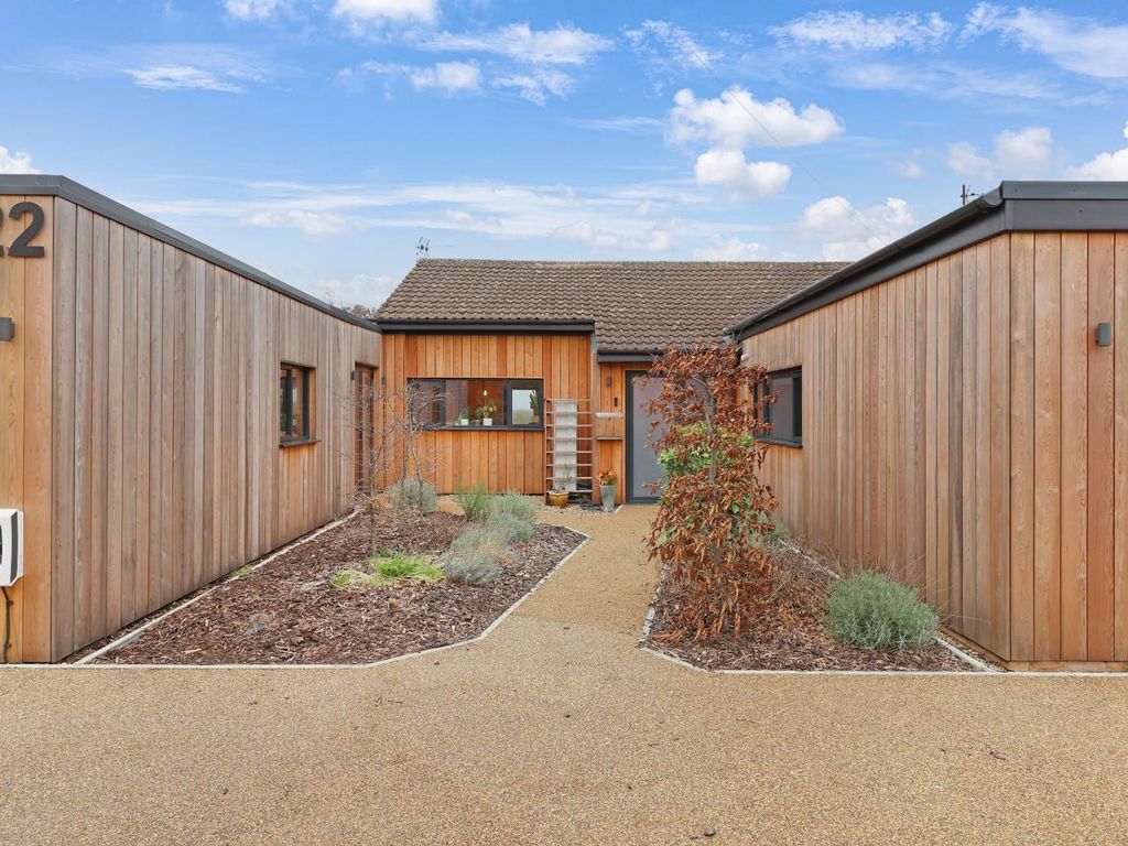 5 bed detached bungalow for sale in Pettitts Lane, Dry Drayton, Cambridge CB23, £850,000