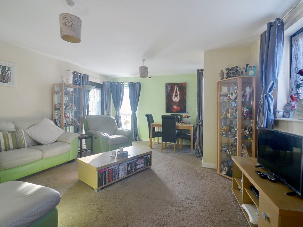 2 bed flat for sale in Lewin Terrace, Bedfont, Feltham TW14, £110,000