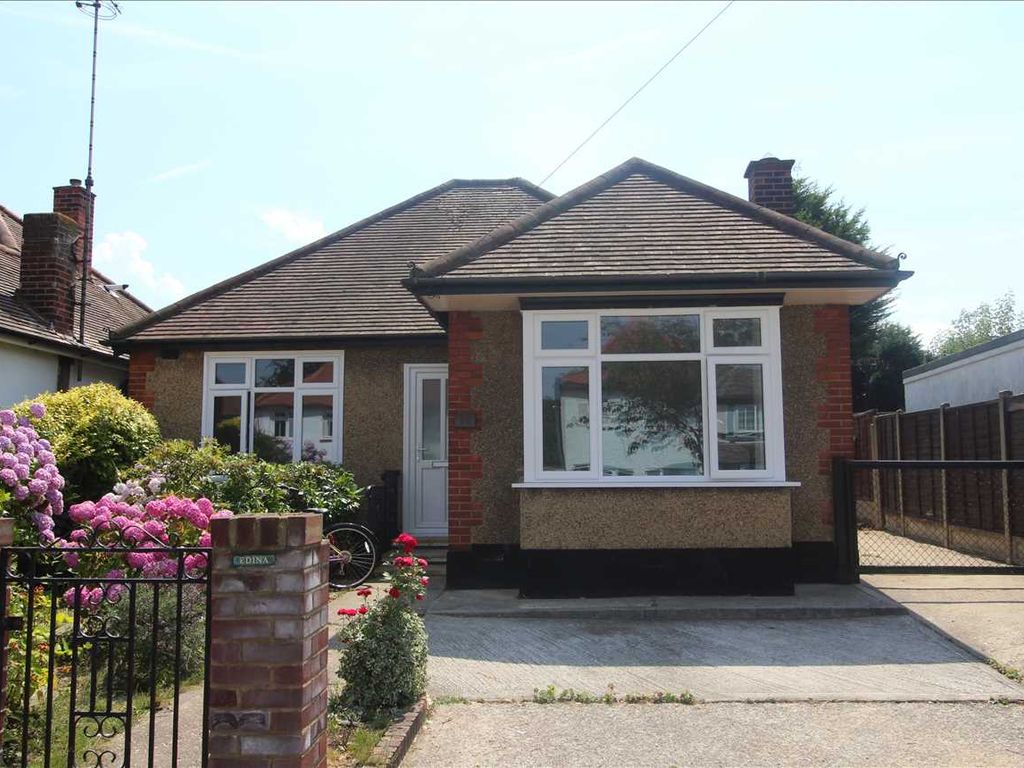 2 bed bungalow for sale in Carlton Avenue, Westcliff-On-Sea SS0, £400,000