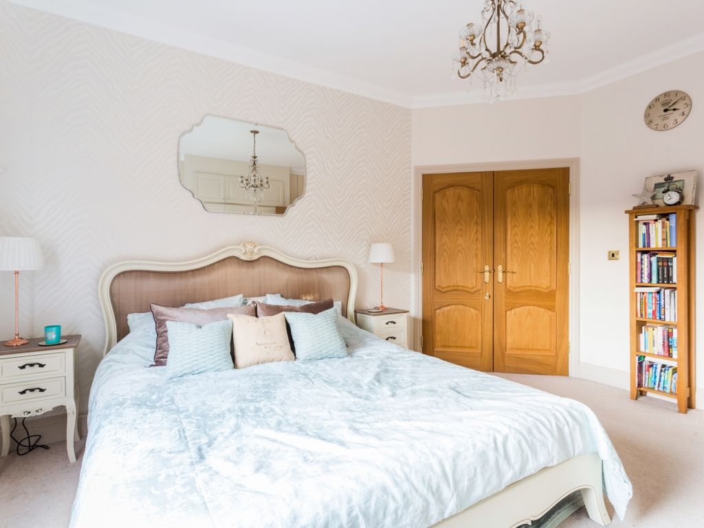 2 bed flat to rent in Warwick Road, Stratford-Upon-Avon CV37, £1,675 pcm