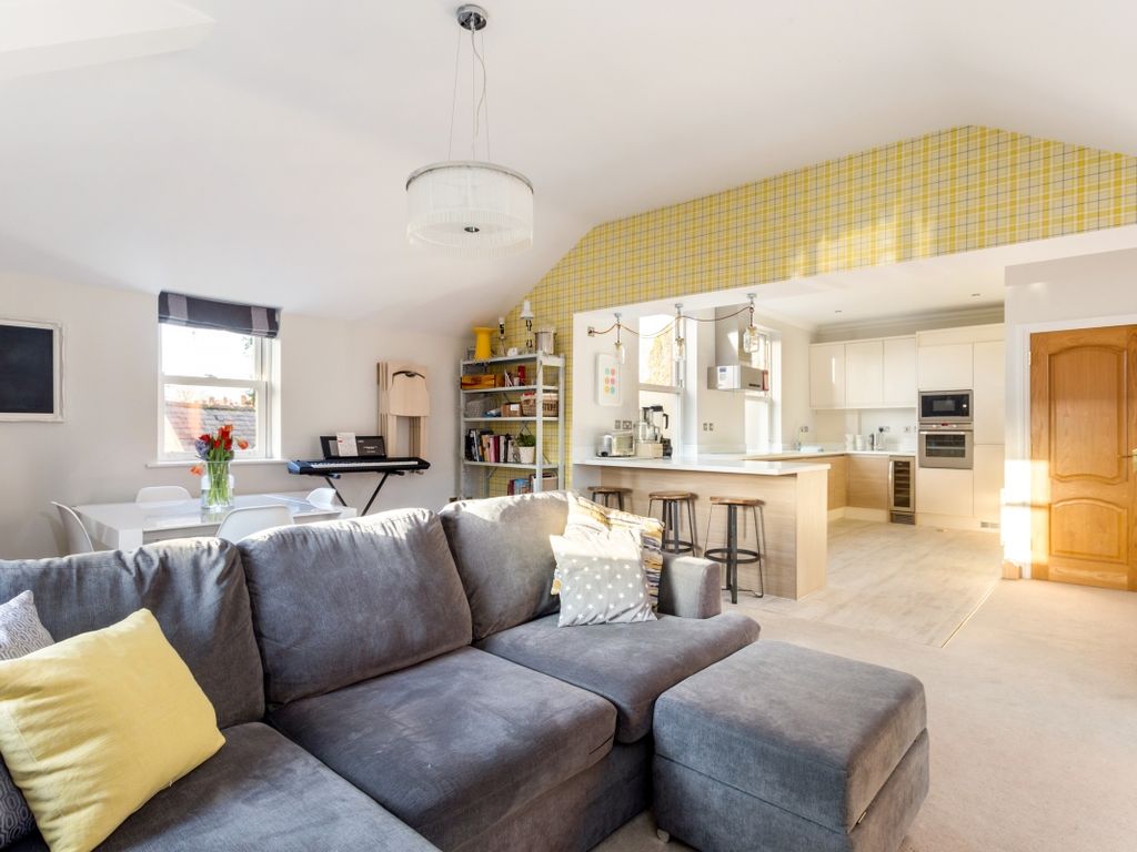2 bed flat to rent in Warwick Road, Stratford-Upon-Avon CV37, £1,675 pcm