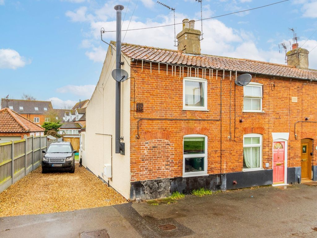 2 bed end terrace house to rent in Old Becclesgate, Dereham NR19, £850 pcm