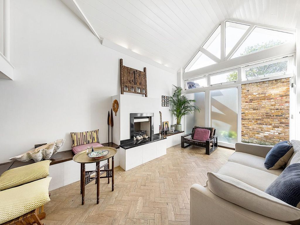 2 bed property for sale in The Gatehouse, Bedford Road SW4, £775,000