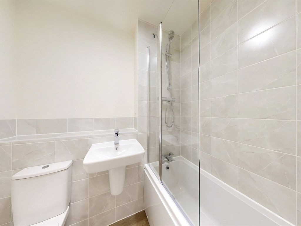 2 bed flat to rent in Osprey Drive, Trumpington, Cambridge, Cambridgeshire CB2, £1,675 pcm