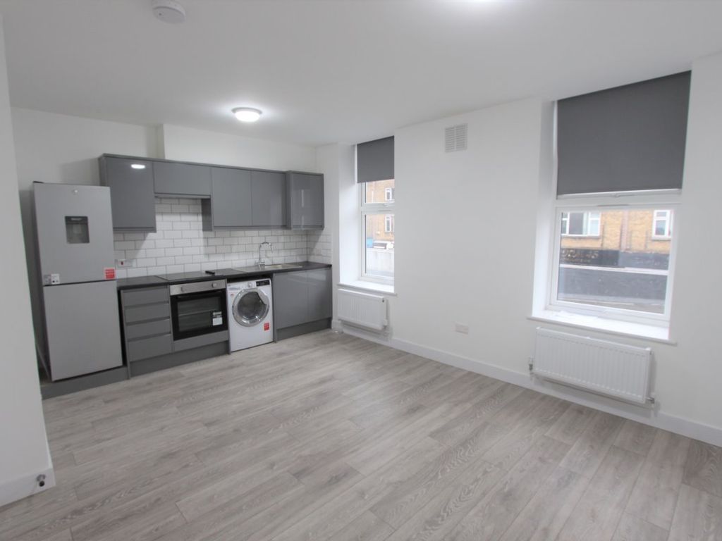 1 bed flat to rent in Camden High Street, London NW1, £1,600 pcm