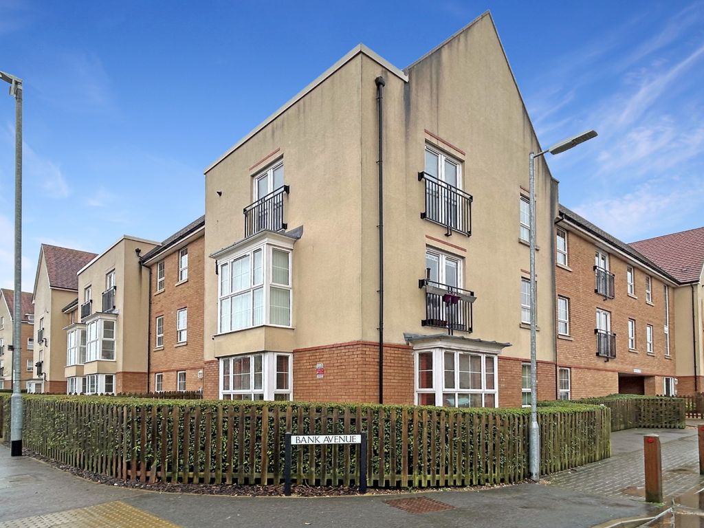 2 bed flat for sale in Frenchs Avenue, Dunstable LU6, £220,000