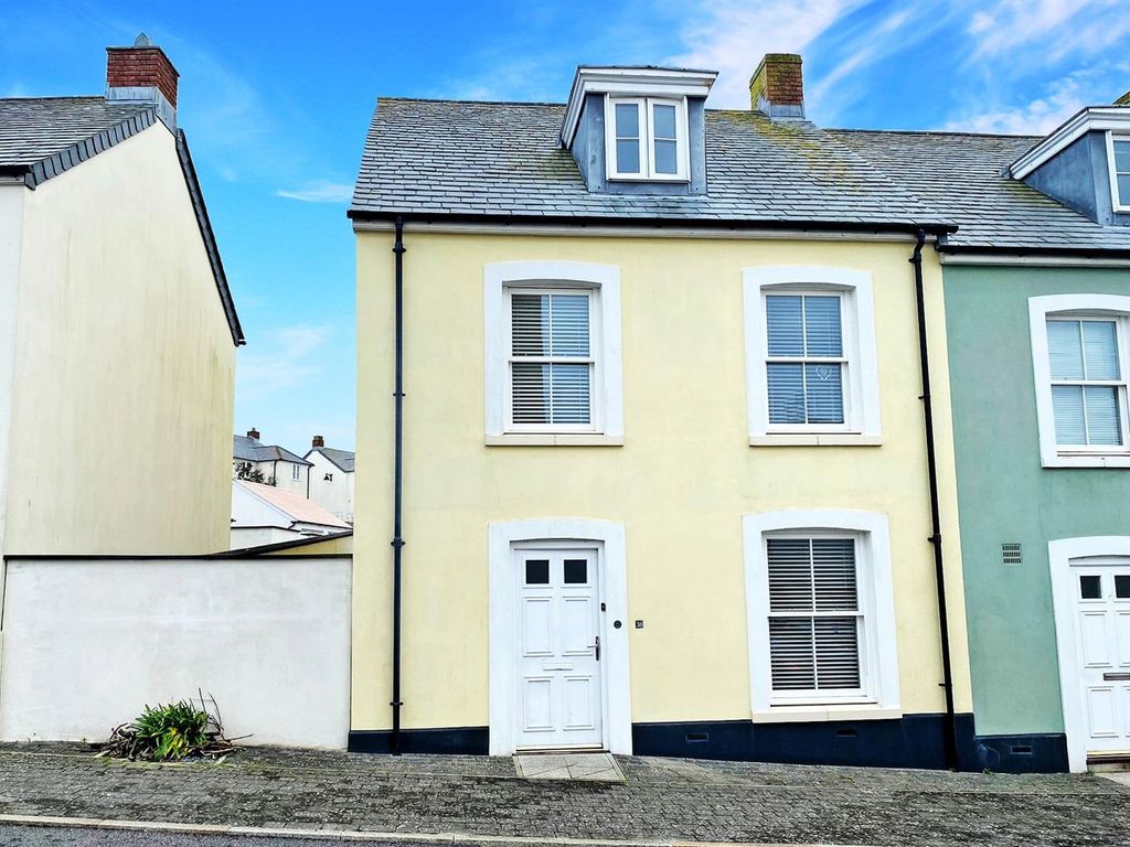 4 bed end terrace house for sale in Stret Constantine, Newquay TR7, £425,000