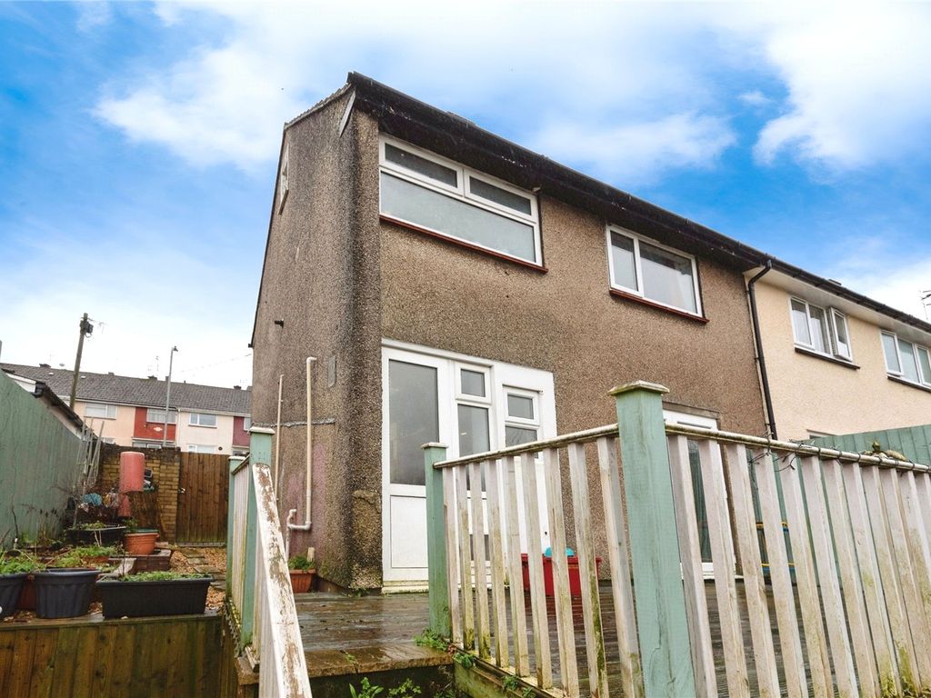 3 bed end terrace house for sale in Lea Close, Bettws, Newport NP20, £170,000
