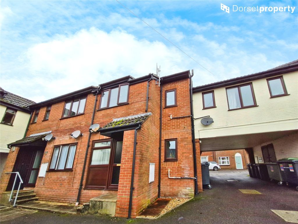 1 bed flat to rent in Oakfield Court, Blandford Forum, Dorset DT11, £620 pcm
