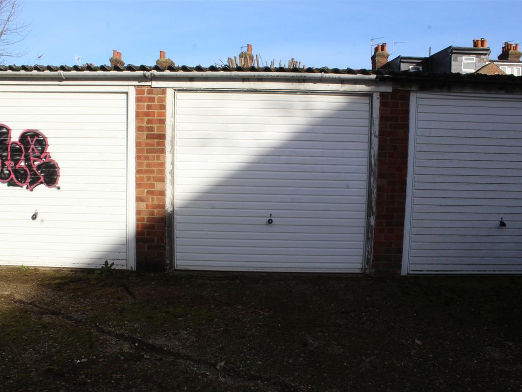 Parking/garage for sale in Alston Road, Barnet EN5, £30,000